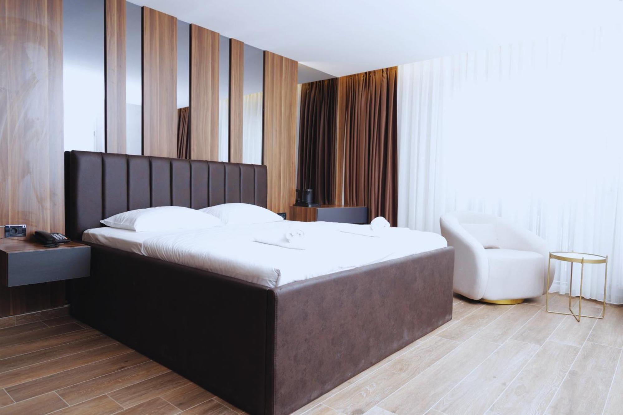 Hotel Solo 127 Prizren Exteriör bild